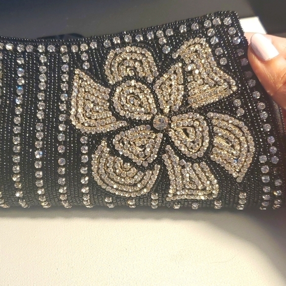 Glamorous Silver Beaded Floral Design Bridal Clutch/Evening Purse - Picture 2 of 15